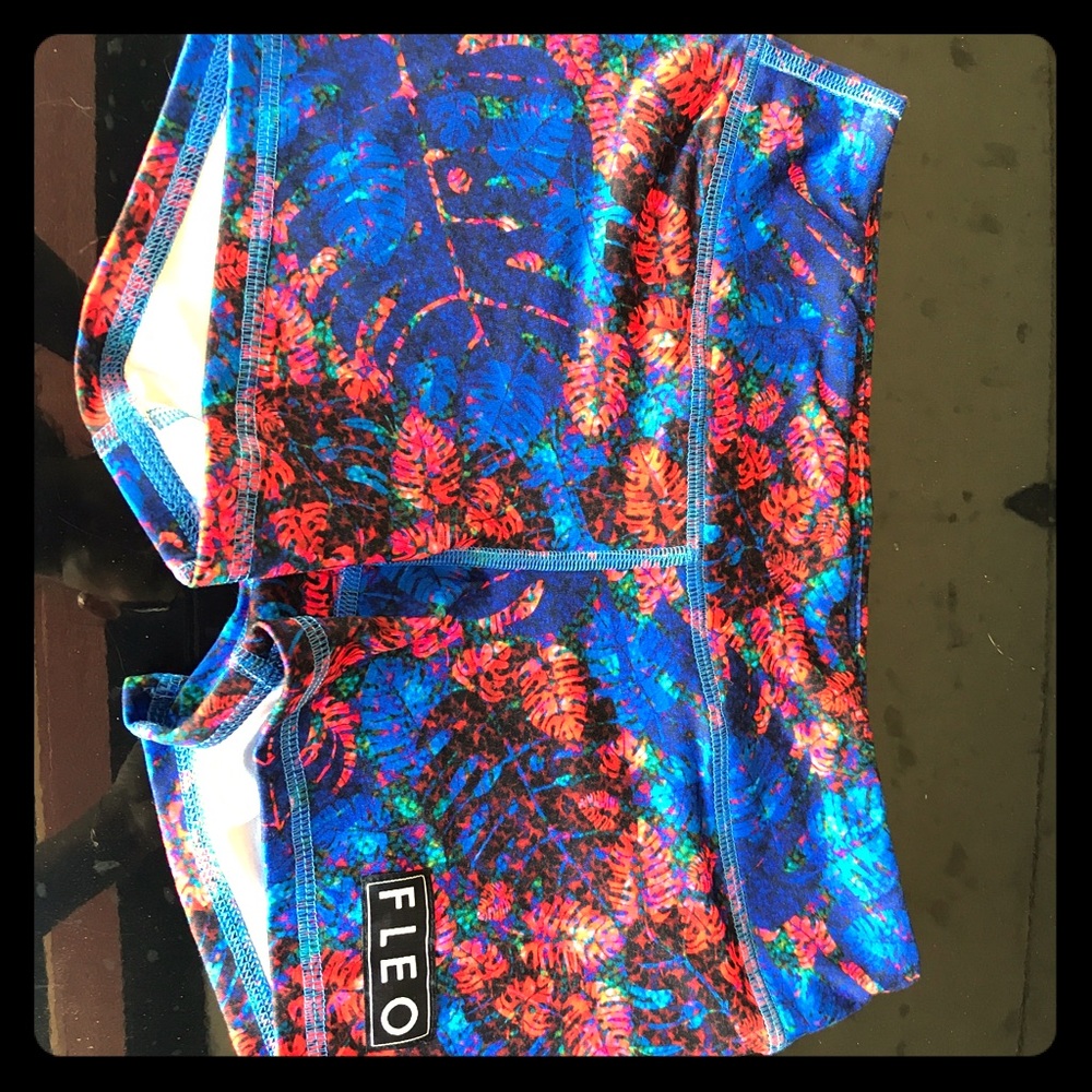 NWOT Fleo Royal Trop 3.25 Sz Small